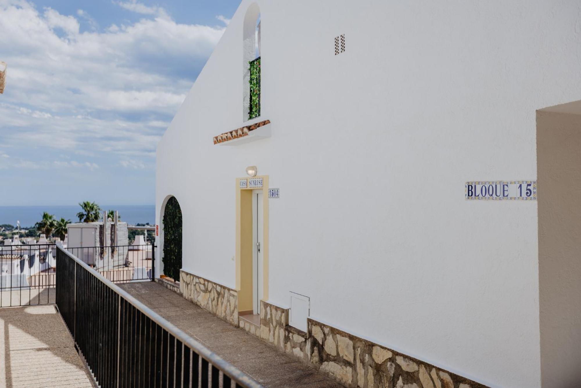 Casa Sunrise - Costa Blanca House With Rooftop, 5 Swimming Pools And Panoramic Sea- And Views At Penon De Ifach Calpe Exterior photo